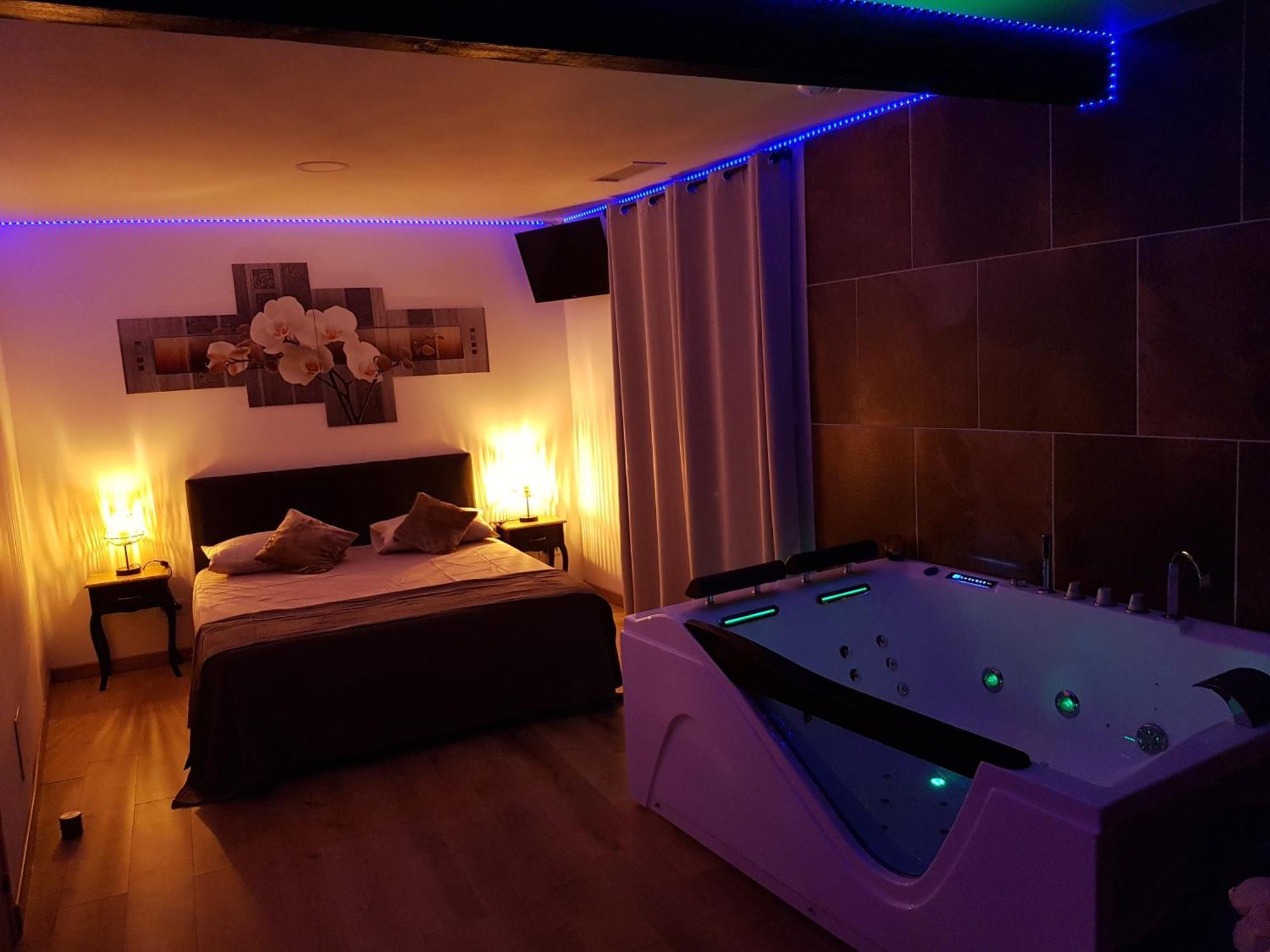 Love Room Jaccuzi Puisserguier Экстерьер фото